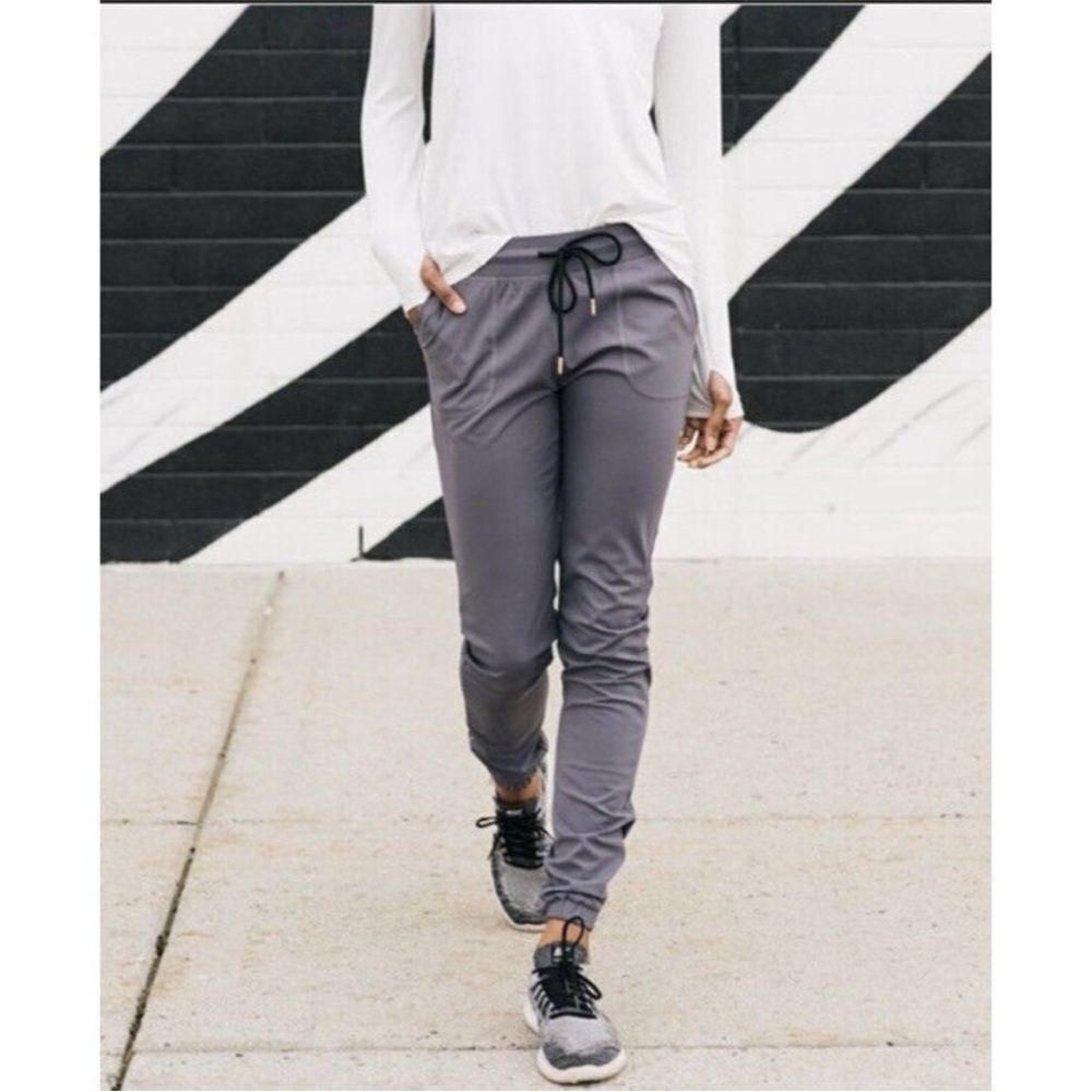 ZYIA Peak - Gray Drawstring Jogger Pants